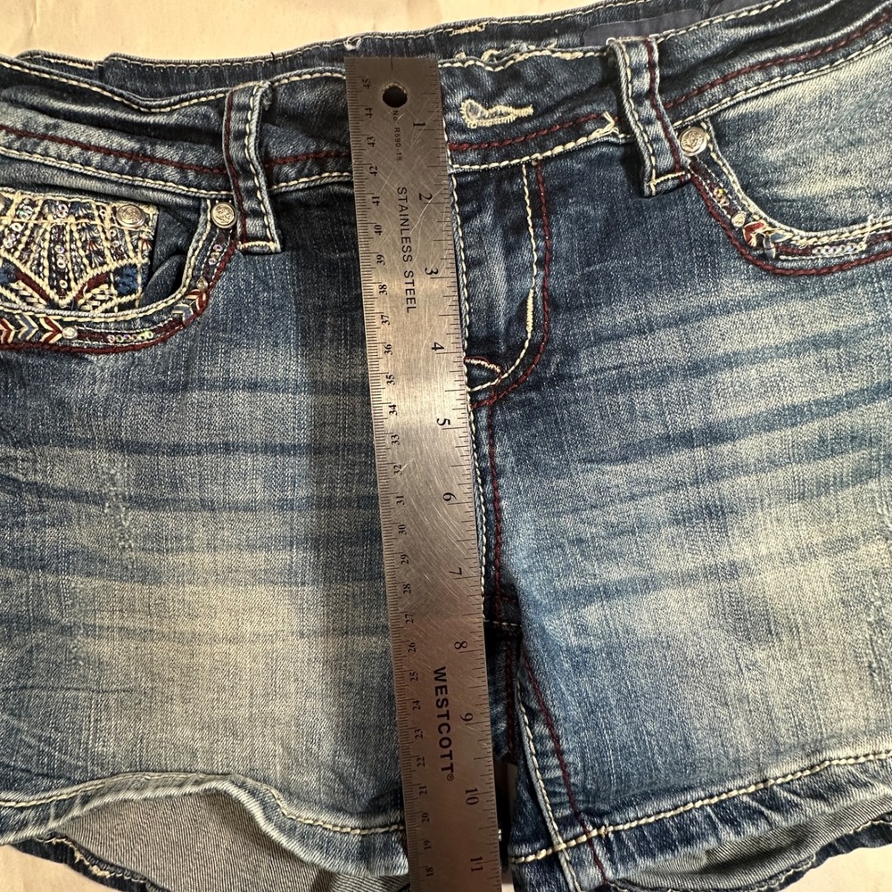 Grace In LA Shorts Womens Embellished Denim Low Rise Super Cute Size 28 - Picture 7 of 8
